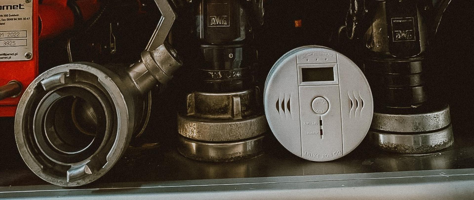 Sprzęt strażacki wraz z autonomiczną czujką dymu