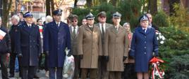 Uroczyste obchody z udziałem przedstawicieli władz samorządowych oraz służb mundurowych 105 rocznicy odzyskania przez Polskę Niepodległości 