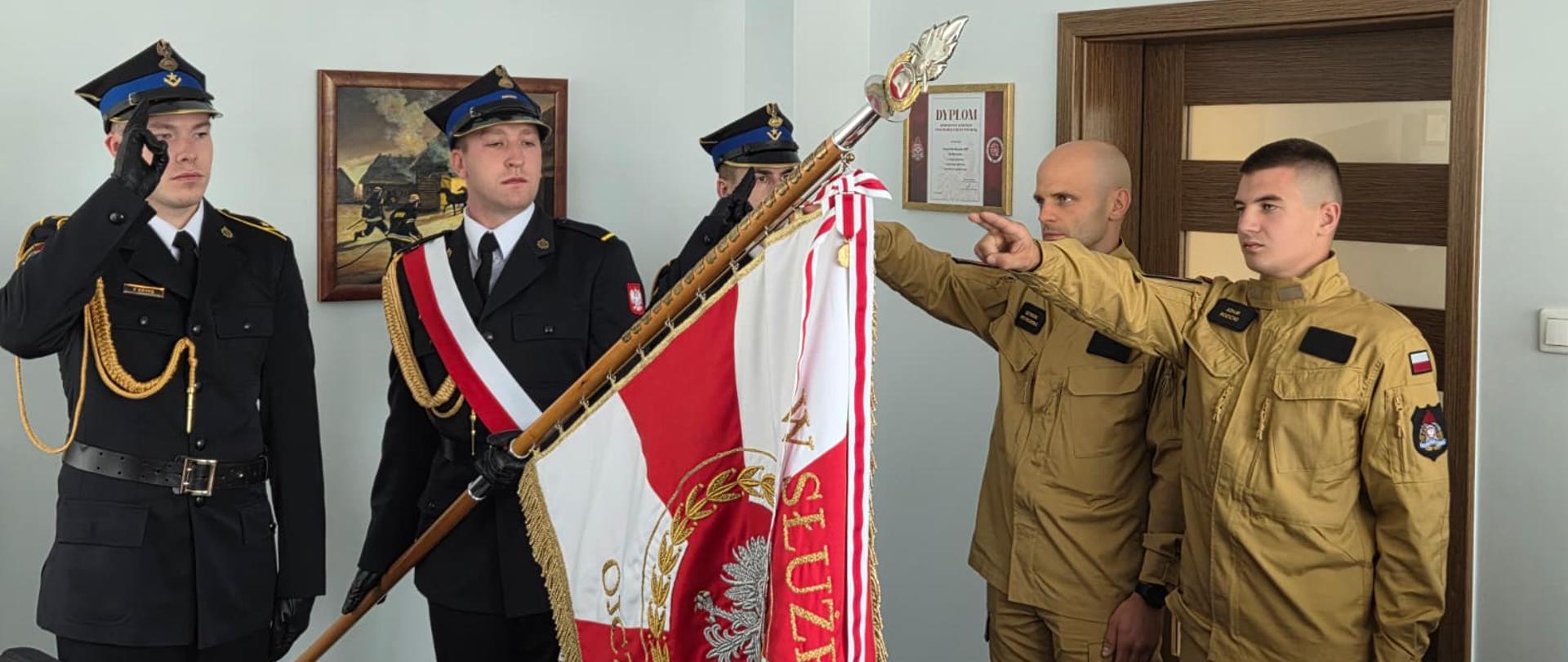 Ślubowanie nowoprzyjętych strażaków KM PSP w Olsztynie