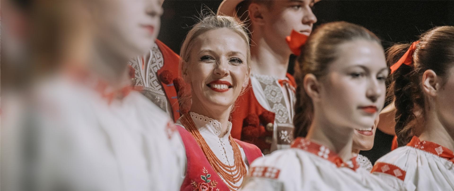 Zdjęcie przedstawia Zespół Pieśni i Tańca Szczecinianie