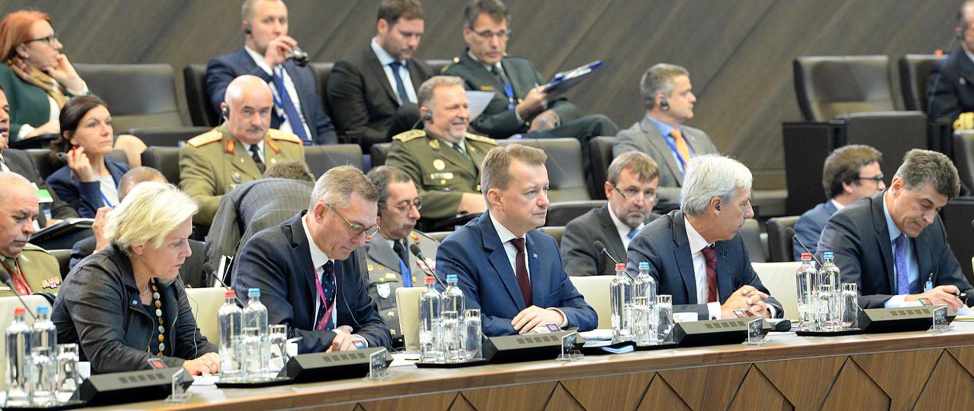 Minister Błaszczak bierze udział w spotkaniu ministrów obrony NATO