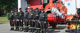 Zdjęcie OSP Olza z przekazaną łodzią ratowniczą