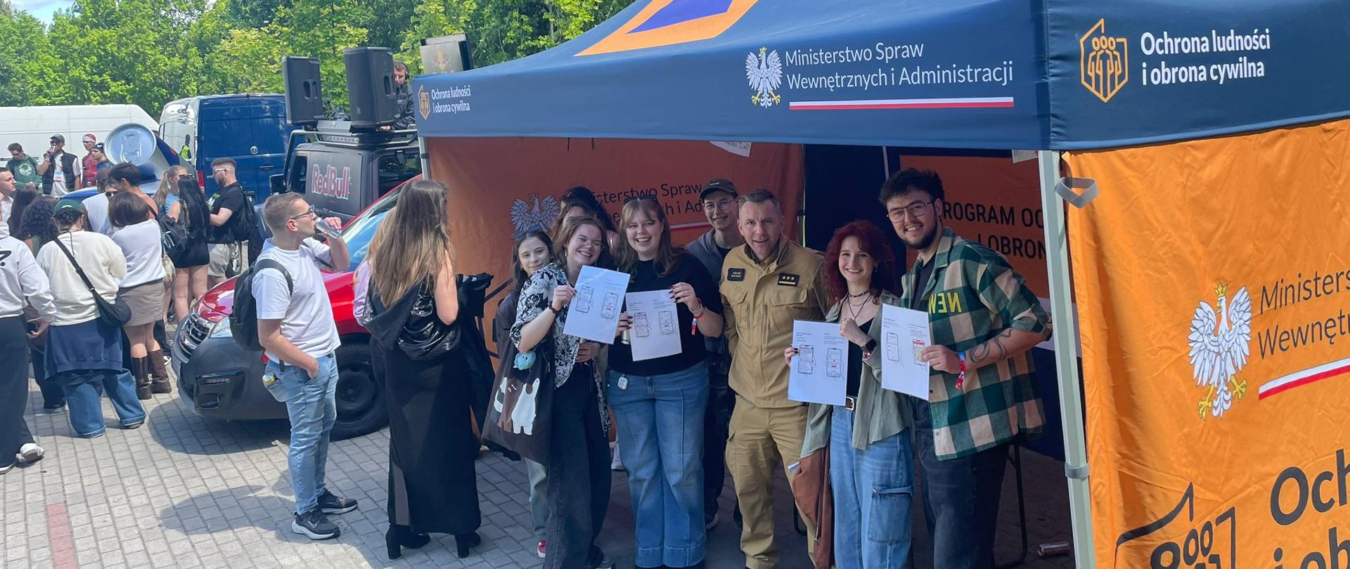 Piknik edukacyjny Akademii Ochrony Ludności i Obrony Cywilnej zrealizowany przez Komenda Miejska Państwowej Straży Pożarnej w Olsztynie podczas trwających Juwenaliów Uniwersytetu Warmińsko – Mazurskiego w Olsztynie