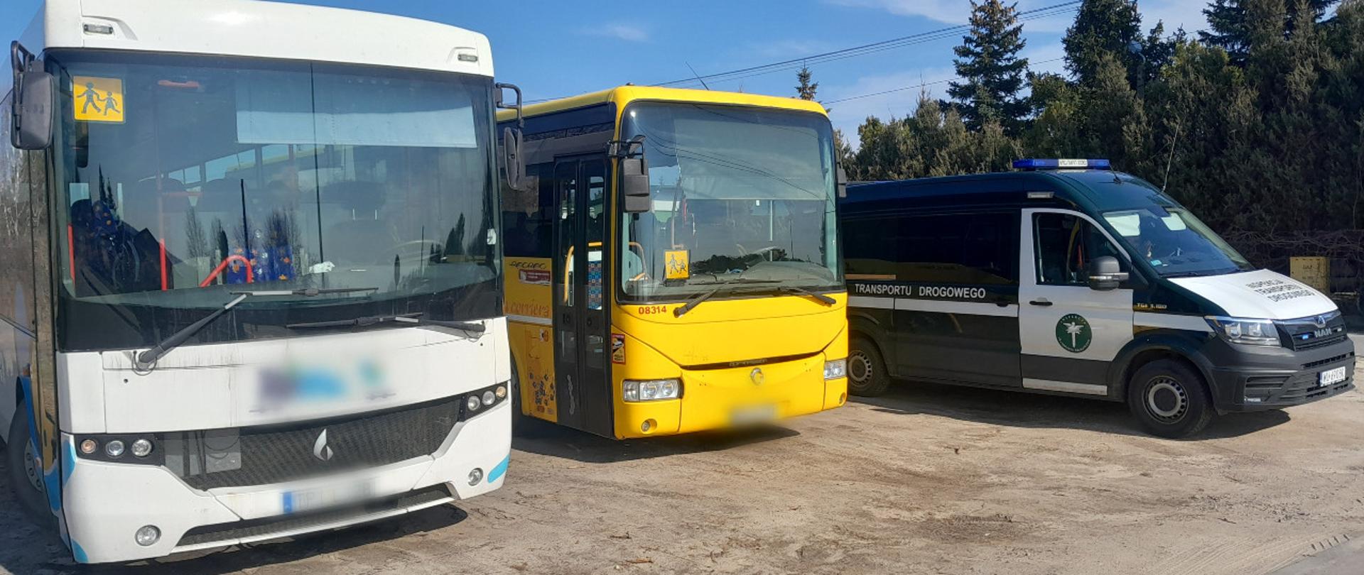 Kontrola autobusów szkolnych w Słowiku