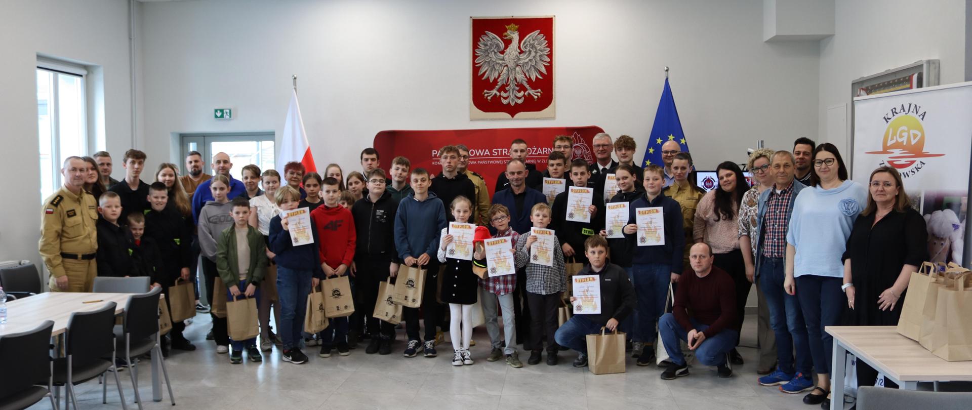 Zdjęcie uczestników i opiekunów