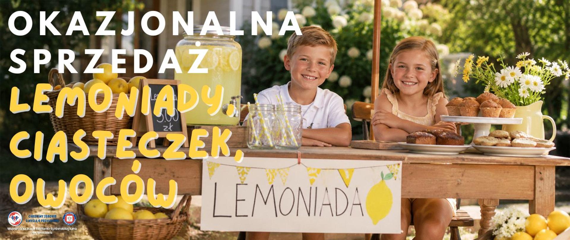 Dzieci siedzące przy stoisku z lemoniadą pod parasolem w słoneczny dzień.