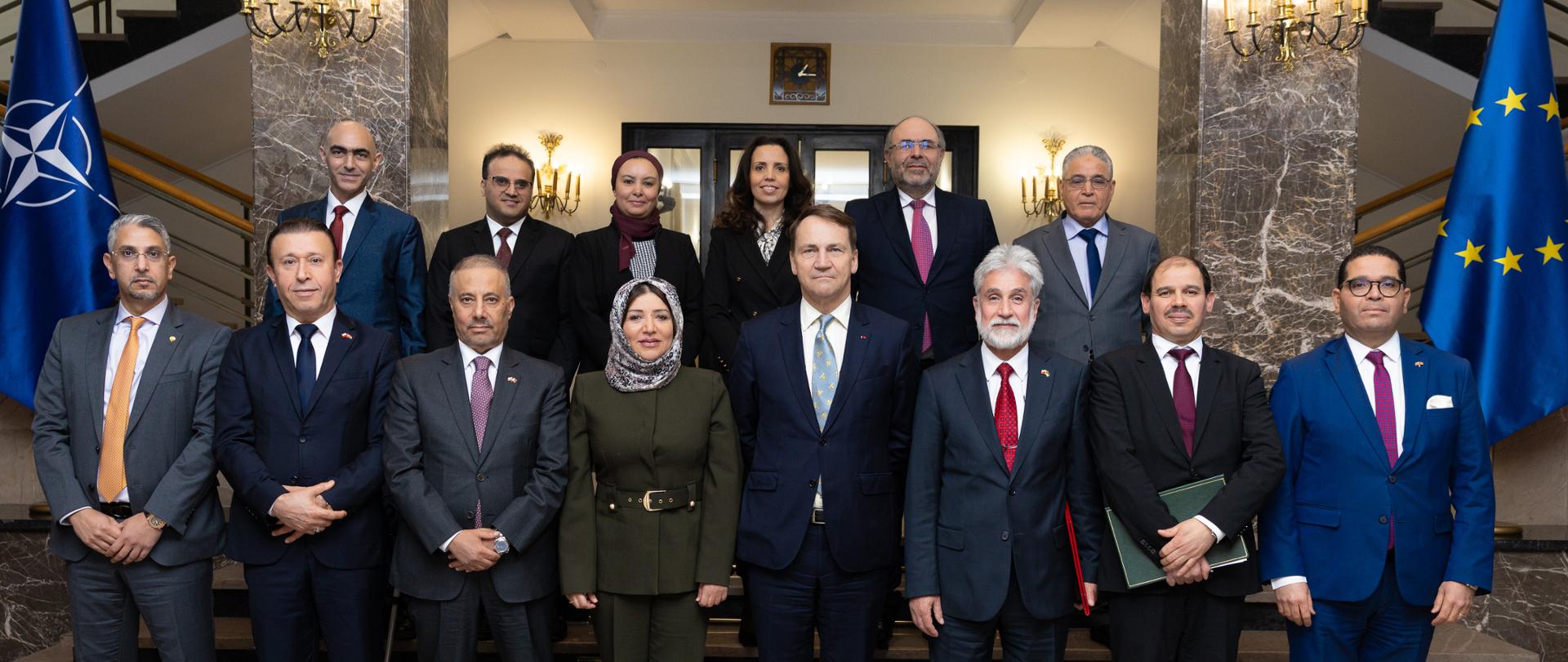 Spotkanie szefa polskiej dyplomacji Radosława Sikorskiego z ambasadorami państw arabskich
