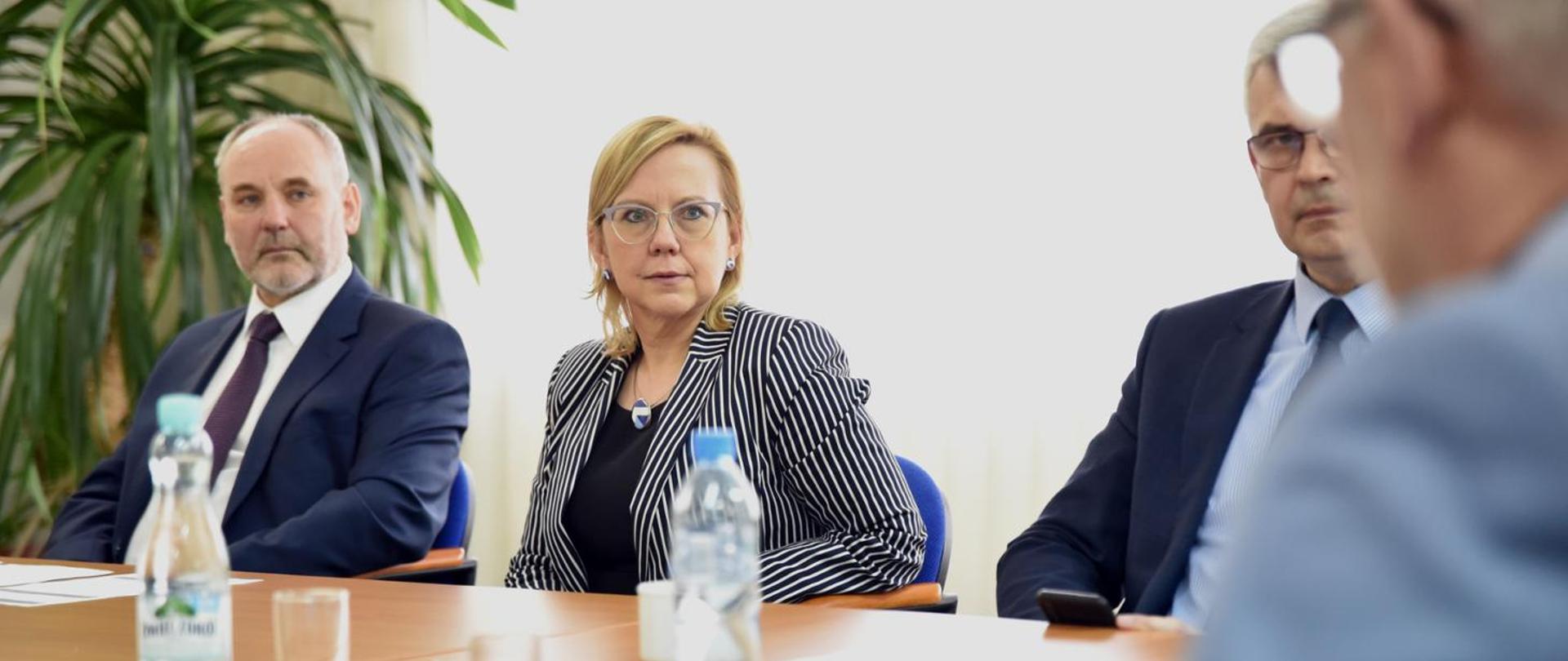 Minister Anna Moskwa met with representatives of research institutes