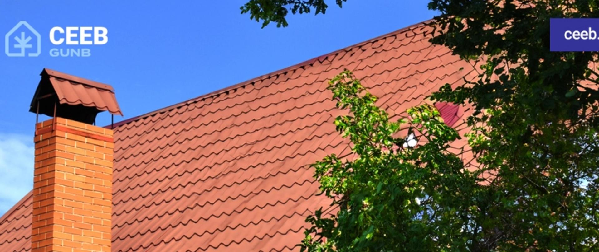 Dach domu z czerwonej dachówki i kominem, otoczony zielenią; w lewym górnym rogu logo „CEEB GUNB” z ikoną liścia, w prawym górnym rogu napis „ceeb.gov.pl” na fioletowym tle.