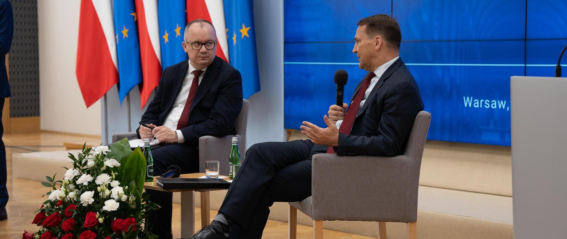 Briefing Ministra Spraw Zagranicznych Radosława Sikorskiego i Ministra Sprawiedliwości Adama Bodnara