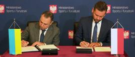 Ministrowie do spraw sportu Polski i Ukrainy podpisali program współpracy na lata 2023-2024 - moment podpisania umowy