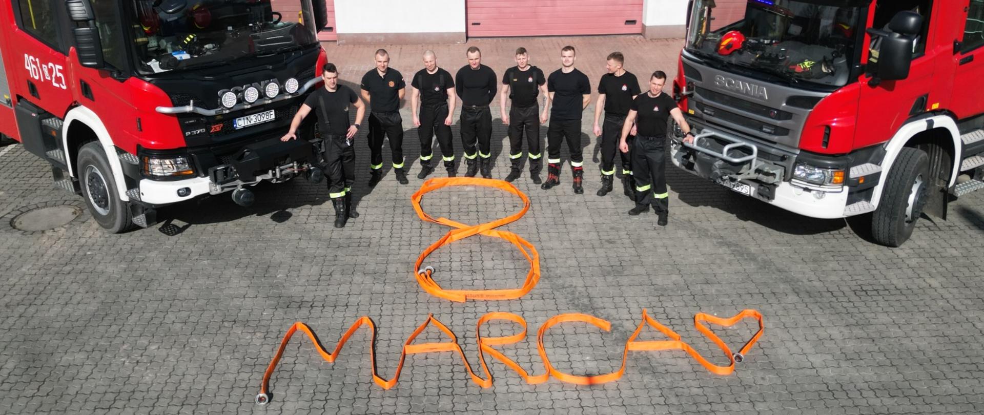 Życzenia z okazji Dnia Kobiet od inowrocławskich strażaków