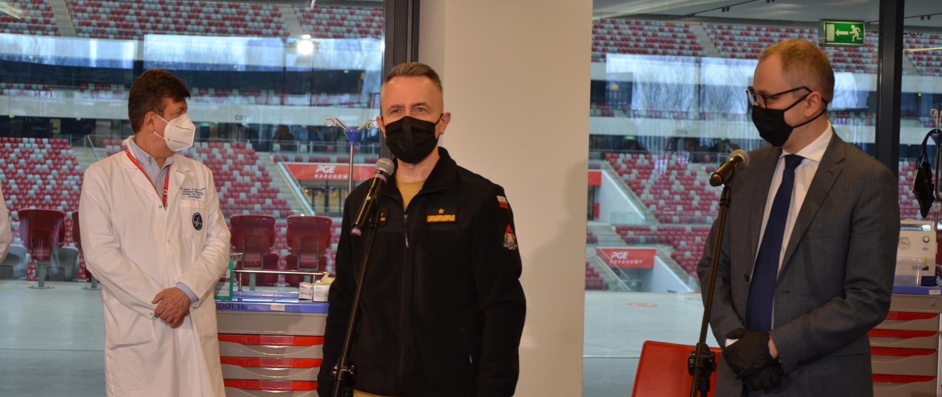 Inauguracja procesu szczepień służb mundurowych na PGE Narodowym. Komendant Główny na briffingu prasowym.