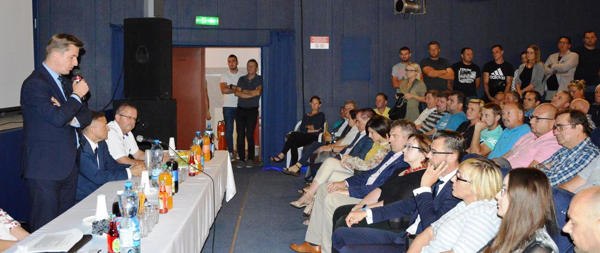 Wiceminister R. Romanowski podczas wystąpienia