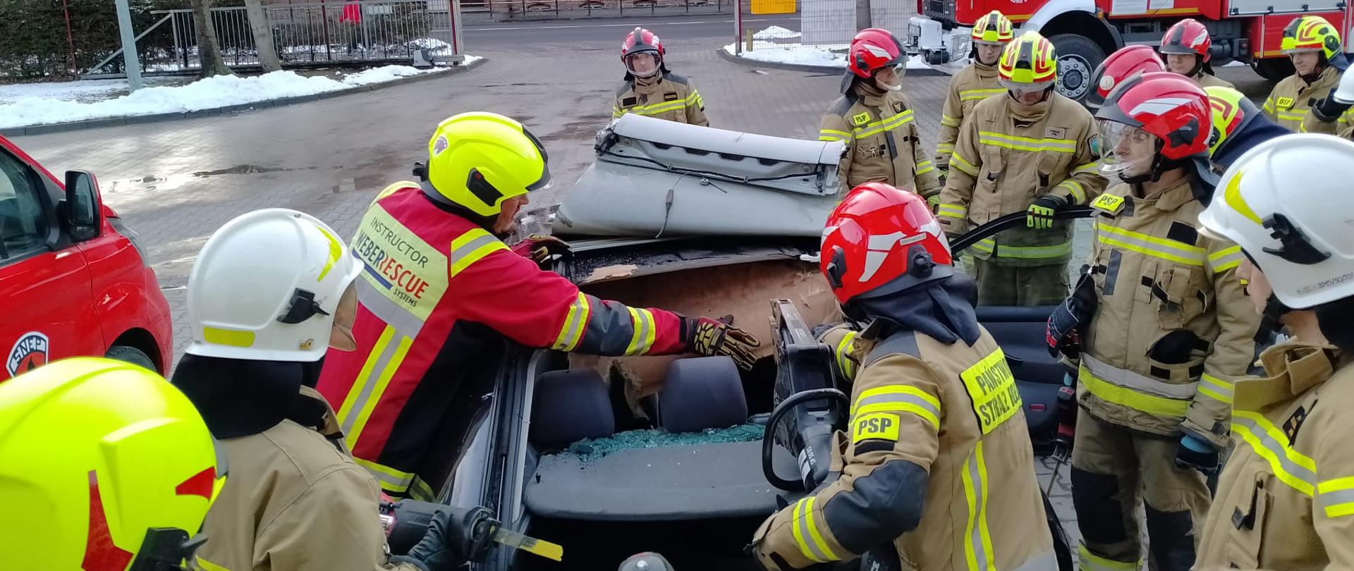 Praktyczny pokaz sprzętu ratowniczego