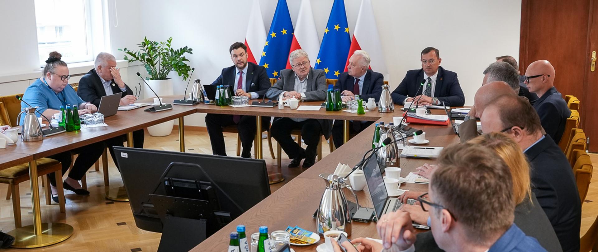 Posiedzenie Zespołu Zarządzania Kryzysowego w MRiRW (fot. MRiRW)