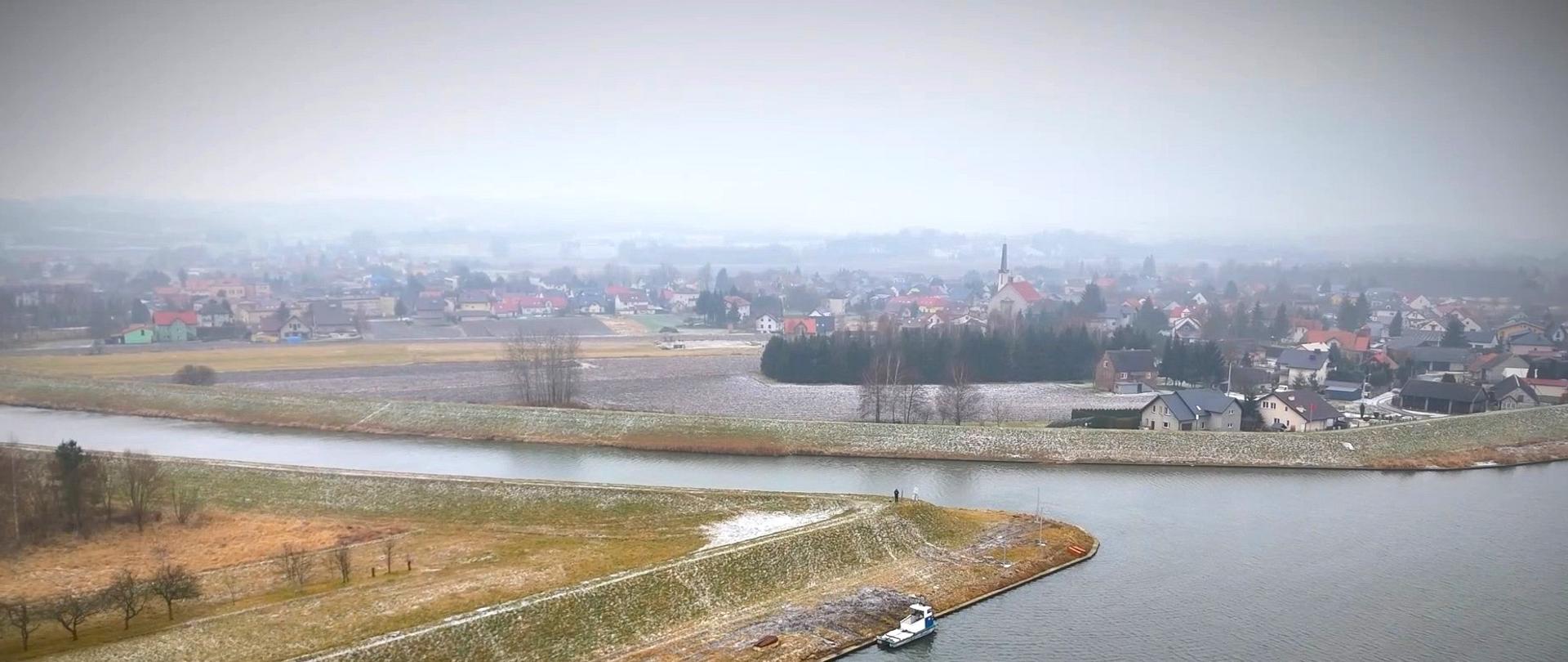 prace zabezpieczające prawy brzeg rzeki Wisły na górnym stanowisku jazu Łączany w gminie Brzeźnica w powiecie wadowickim