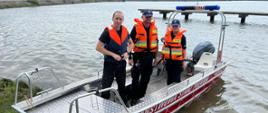 Wspólne patrole funkcjonariuszy Państwowej Straży Pożarnej i funkcjonariuszy Policji na kazimierskich akwenach wodnych.