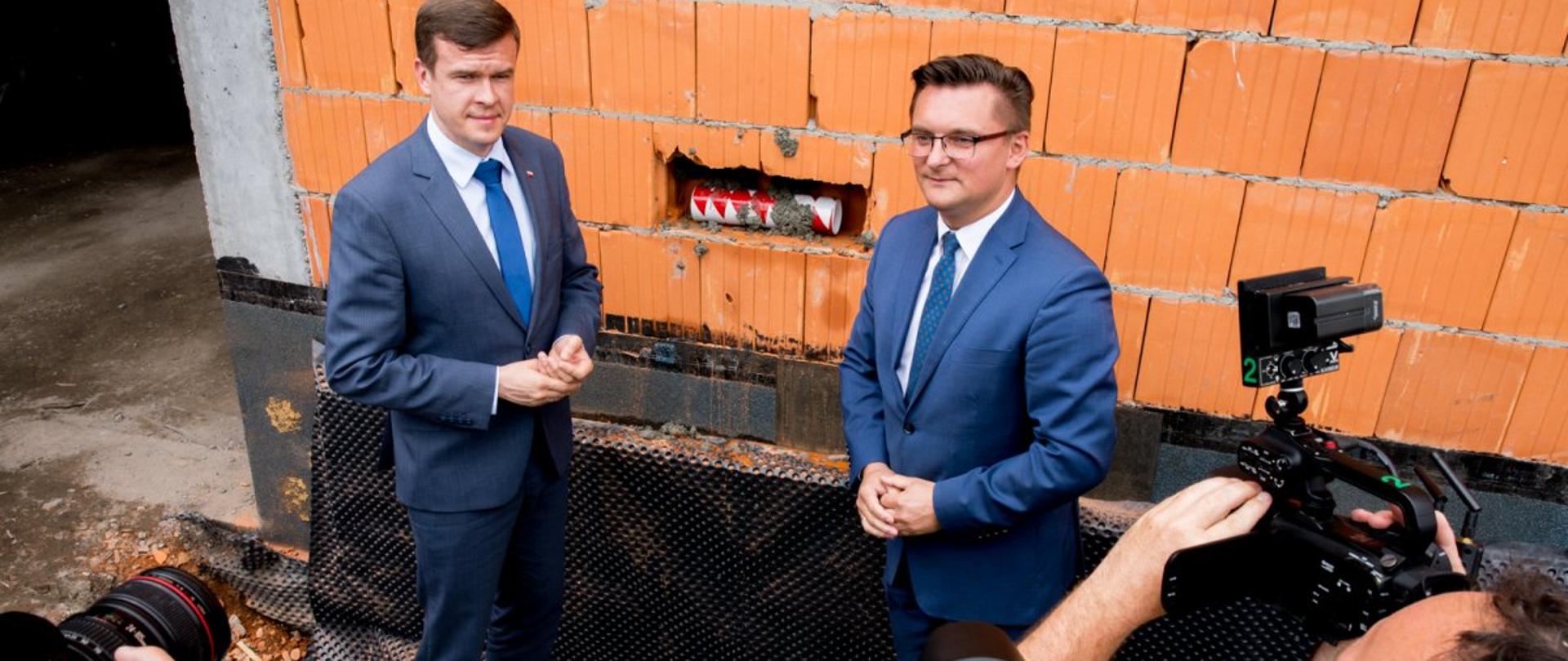 Akt erekcyjny hali sportowej w Katowicach podpisany i wmurowany