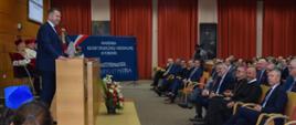 Zdjęcie z inauguracji roku akademickiego na Akademii Kultury Społecznej i Medialnej w Toruniu z udziałem ministra Przemysława Czarnka