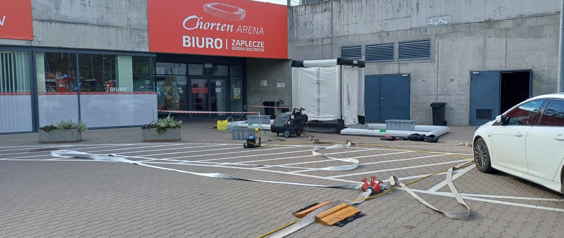 Ćwiczenia Specjalistycznej Grupy Ratownictwa Chemicznego na Chorten Arenie