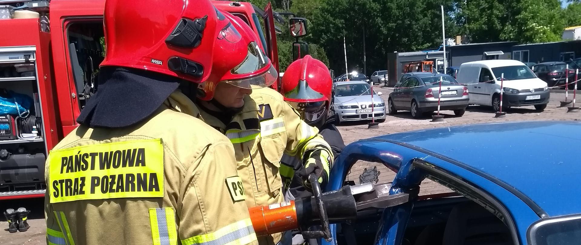 Ćwiczenia z technik ratownictwa drogowego