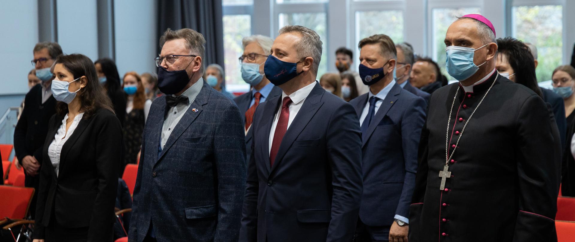 Wojewoda podczas uroczystej sesja Jubileuszu 40 Tygodni Kultury Chrześcijańskiej w Bydgoszczy