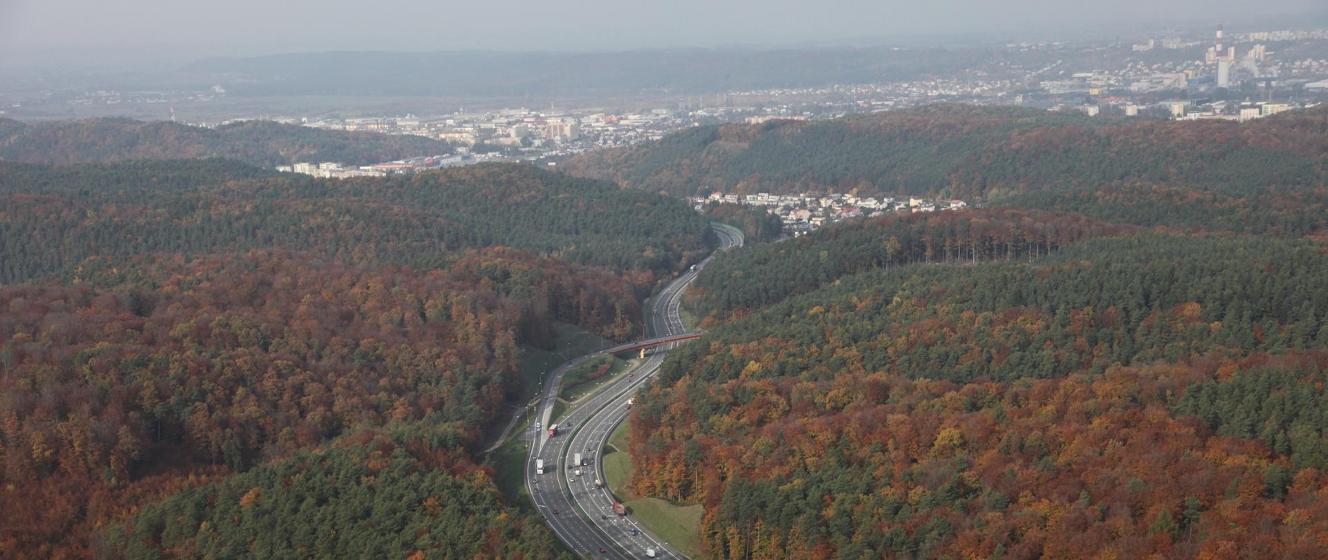 Widok z powietrza na S6, obwodnica Trójmiasta, na wysokości połączenia z ul. Eugeniusza Kwiatkowskiego. 