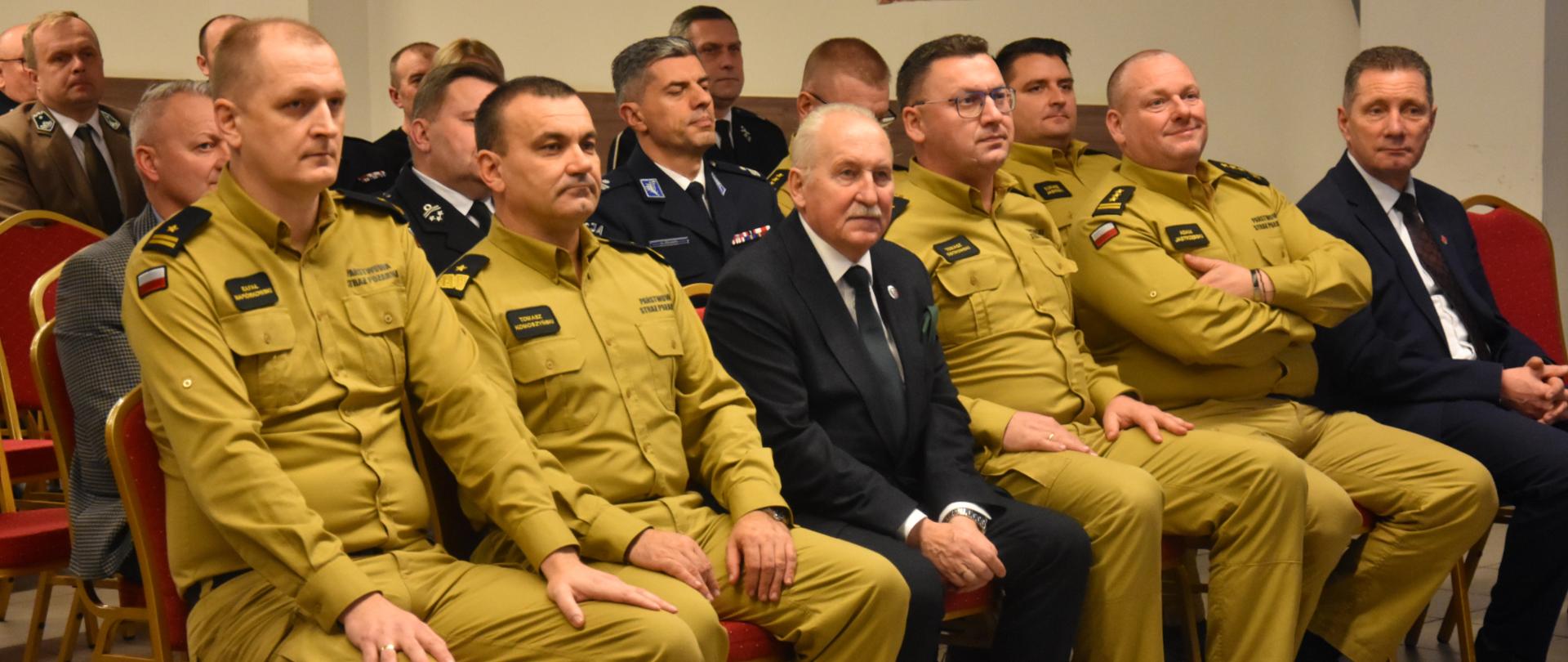 Przekazanie pojazdów pożarniczych do KP PSP w Ostródzie, OSP Idzbark i OSP Naprom