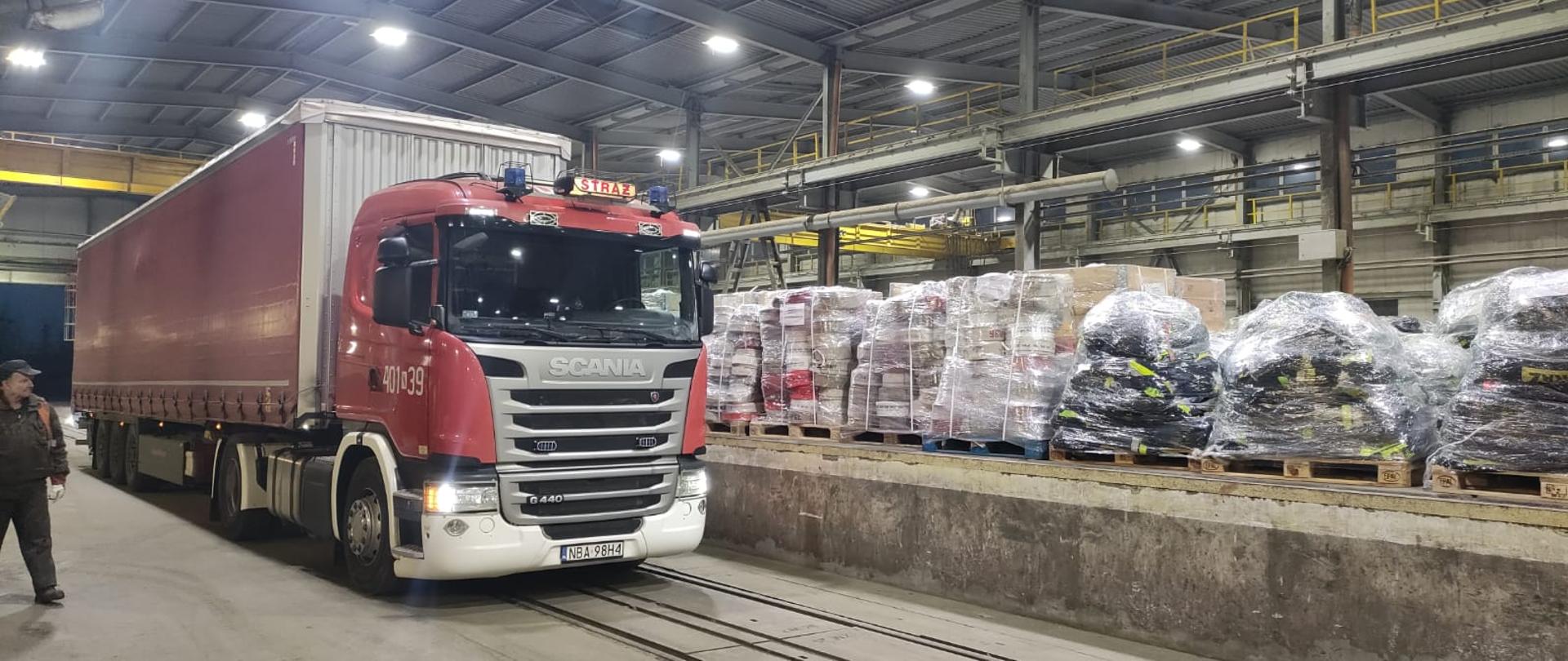 Pomoc dla Ukrainy - rozładunek sprzętu