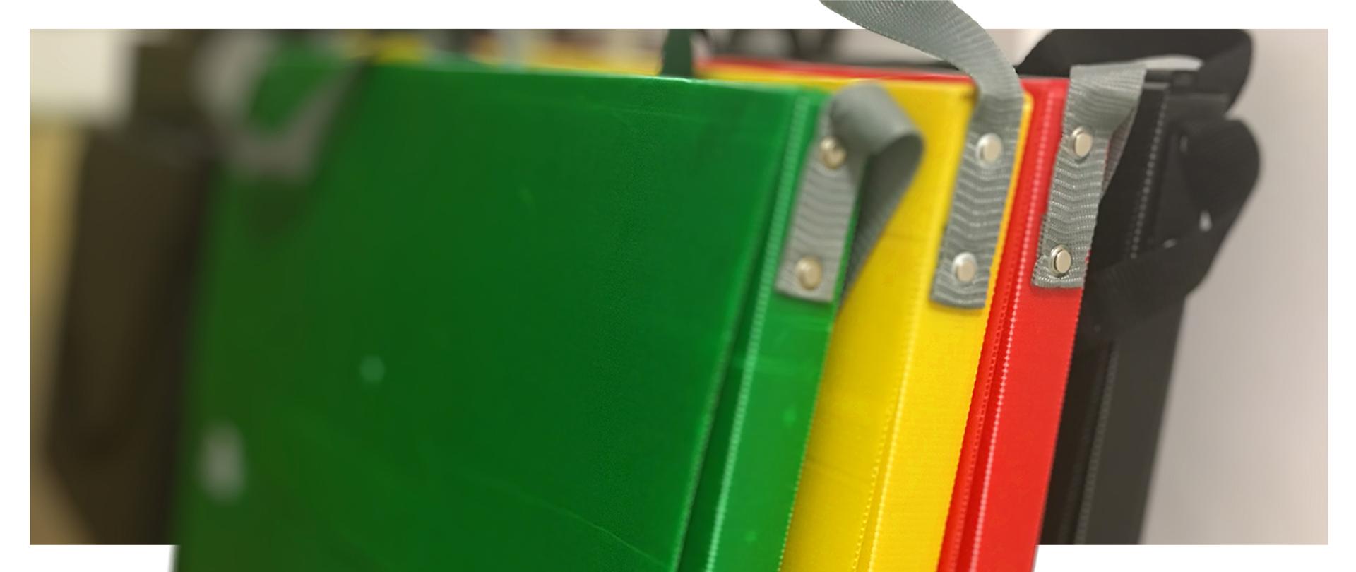 kolorowe teczki na prace plastyczne w formacie B2