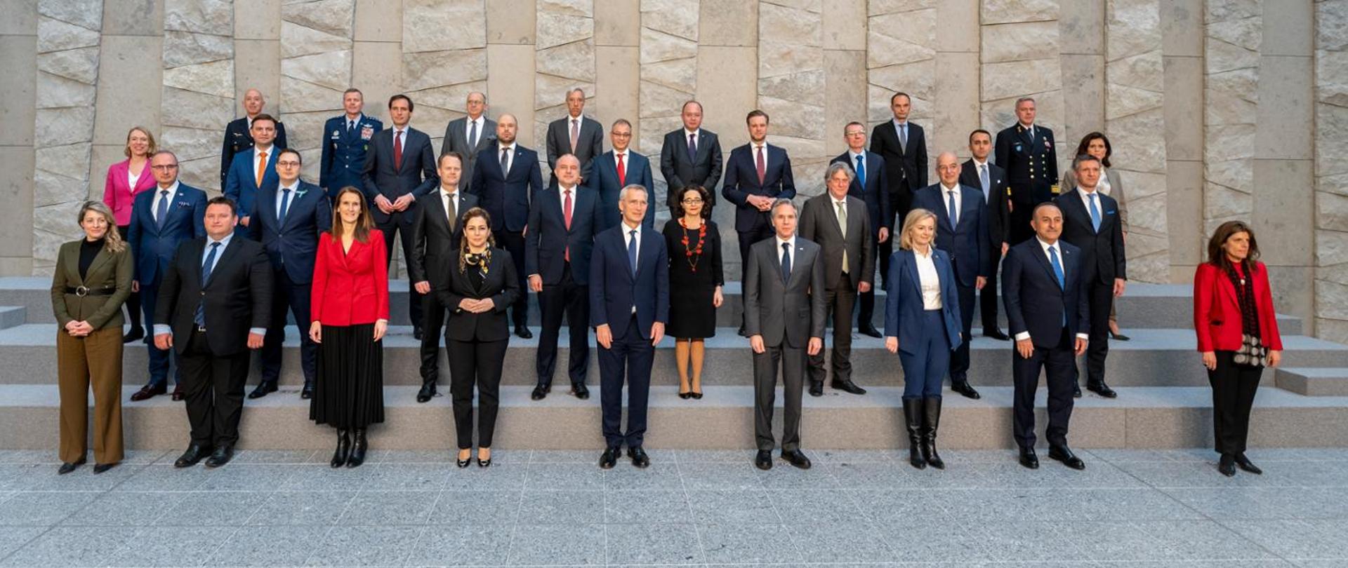Ministrowie spraw zagranicznych NATO - zdjęcia grupowe