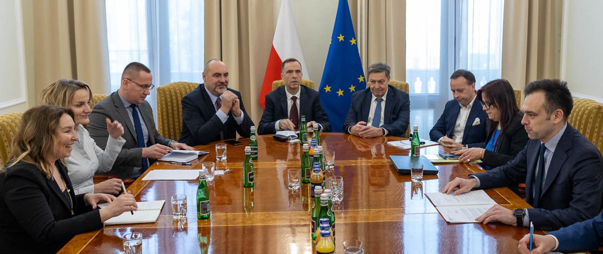 Spotkanie ministra finansów Andrzeja Domańskiego z prezes Izby Zarządzających Funduszami i Aktywami Małgorzatą Rusowicz