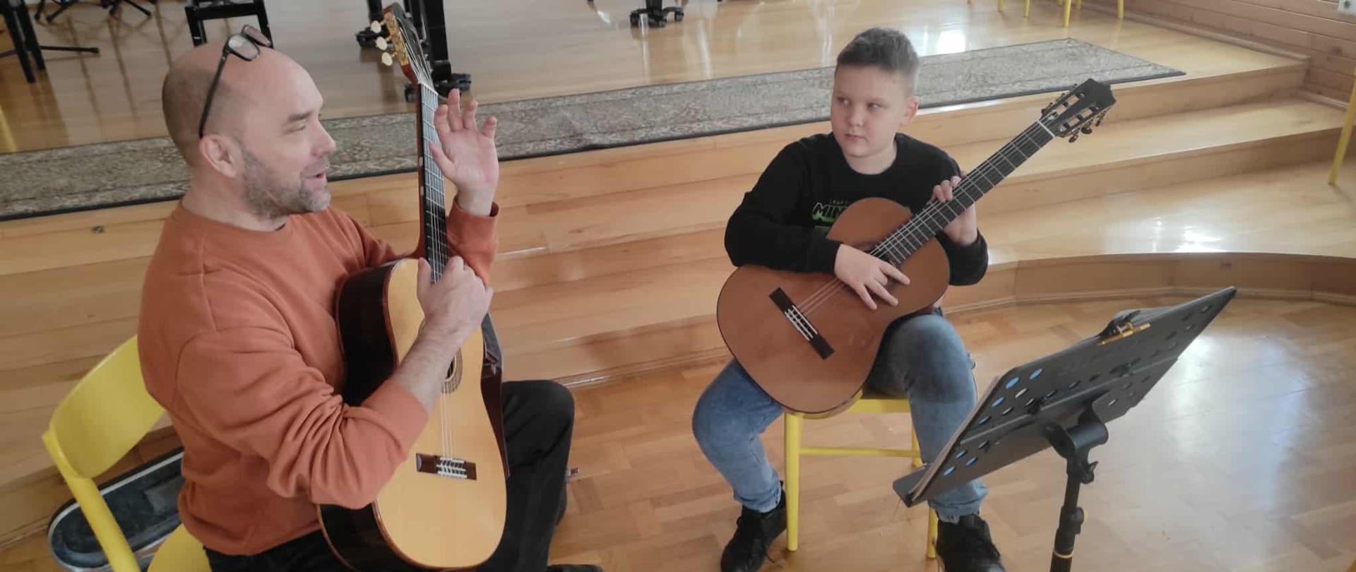 praca z uczniem podczas warsztatów