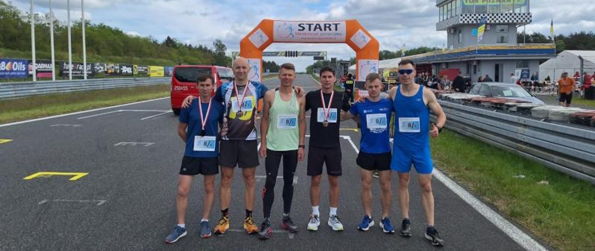 Reprezentacja KW PSP Rzeszów podczas III Biegu Sztafetowego Strażaków 6x5 km