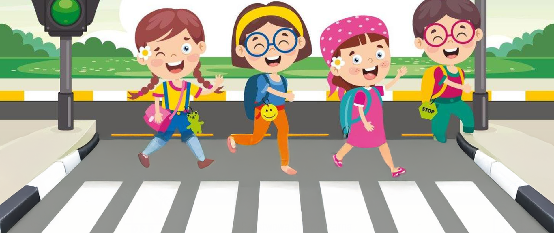 Uśmiechnięte dzieci w kolorowych ubraniach z plecakami przechodzą przez przejście dla pieszych 