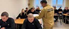 Na zdjęciu Zakończenie szkolenia podstawowego dla strażaków ratowników OSP - egzamin pisemny