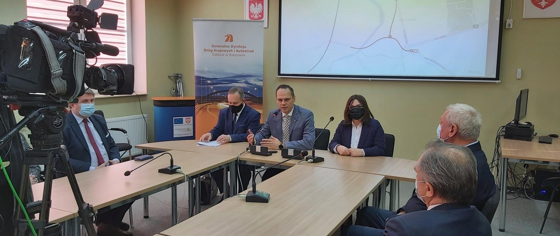 Wiceminister Rafał Weber uczestniczył w podpisaniu umowy na wykonanie Koncepcji programowej dla budowy obwodnicy Jasła w ciągu drogi krajowej nr 73