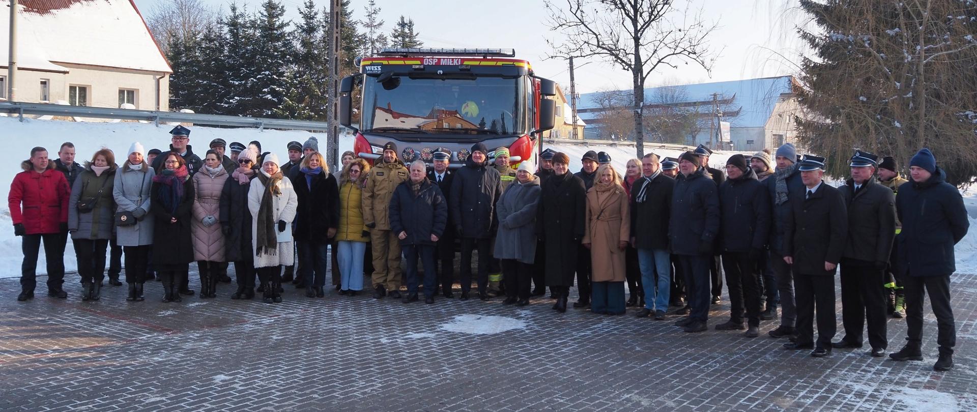 Uroczystość przekazania pojazdu ratowniczo-gaśniczego dla OSP Miłki