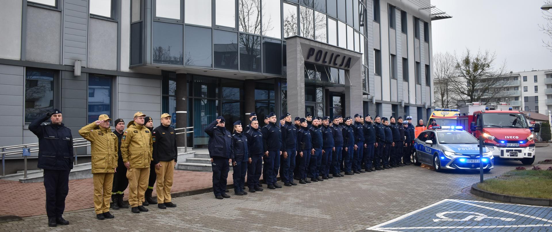 Strażacy KP PSP w Grajewie uczcili pamięć policjanta asp. szt. Mateusza Biernackiego