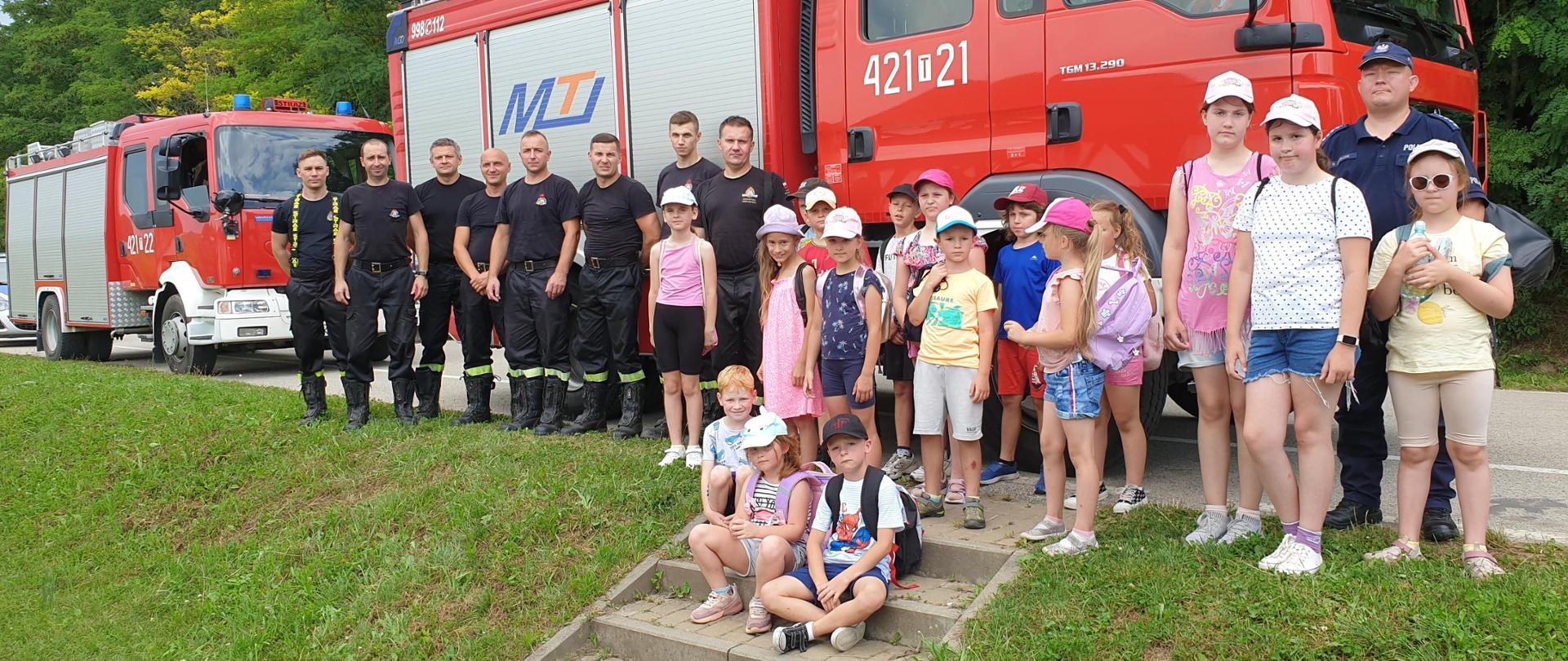 Wspólne patrole funkcjonariuszy Państwowej Straży Pożarnej i funkcjonariuszy Policji na kazimierskich akwenach wodnych.