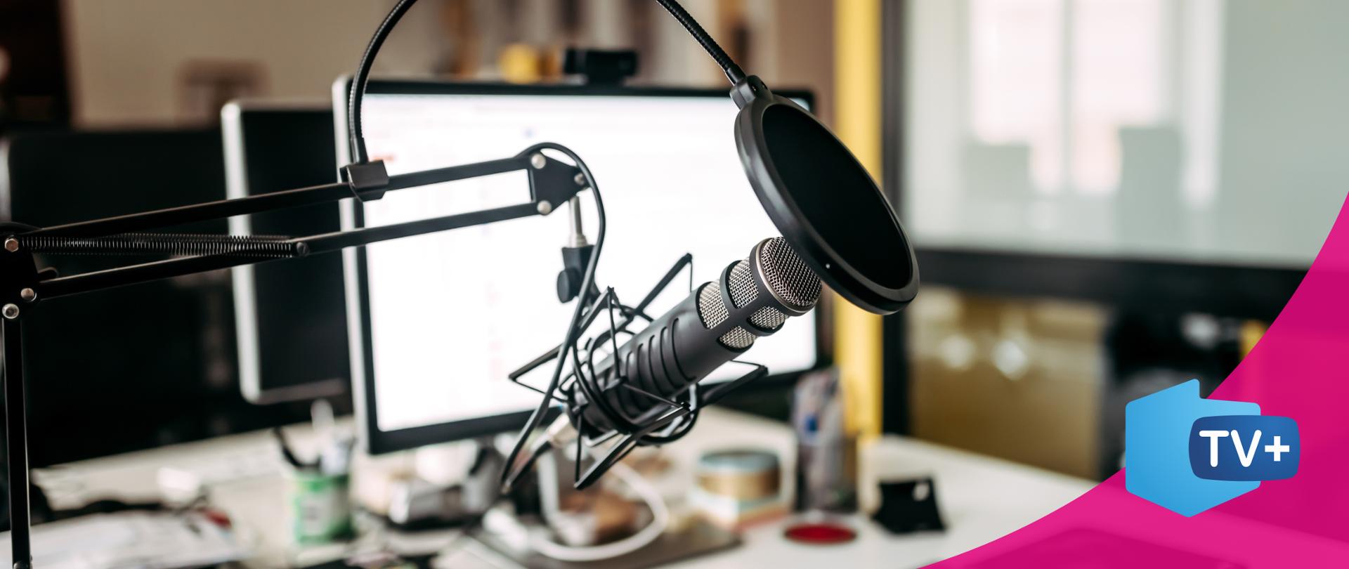 zdjęcie przedstawiające mikrofon w studio nagraniowym 