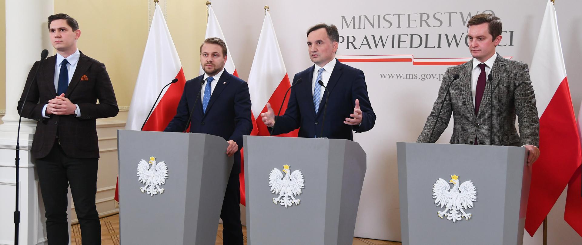 Konferencja prasowa w Ministerstwie Sprawiedliwości. Tematem było blokowanie Polsce pieniędzy z UE
