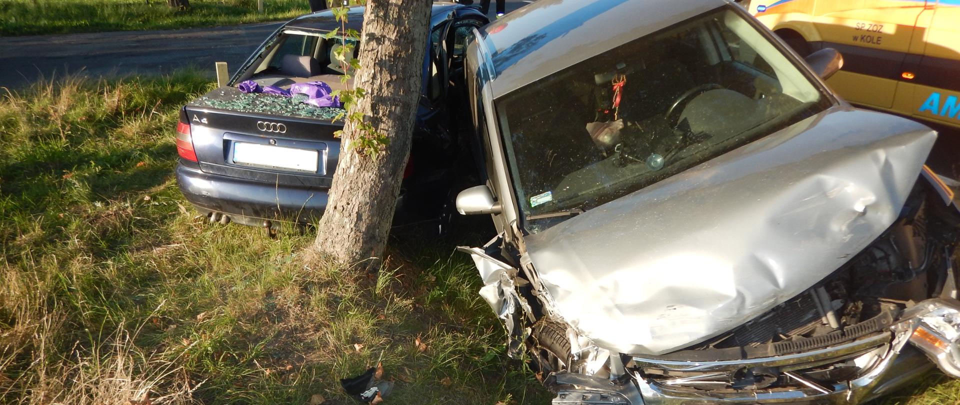 Zdjęcie przedstawia pojazdy, które brały udział w zdarzeniu.