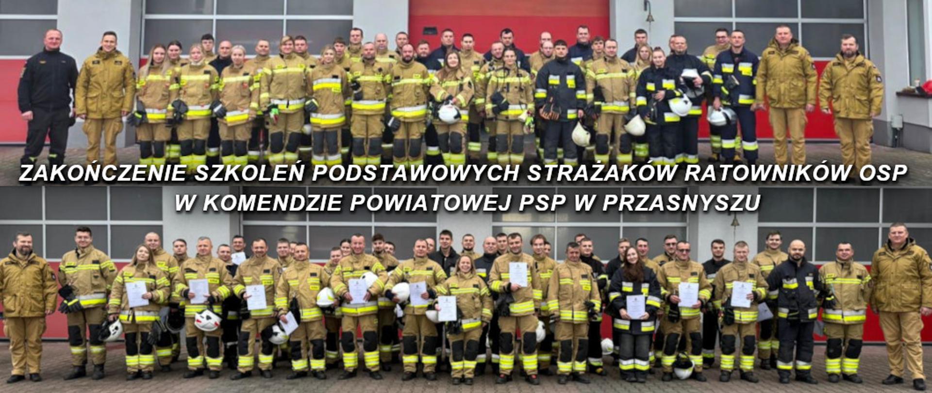 Panoramiczne zdjęcie przedstawiające uczestników dwóch szkoleń podstawowych strażaków ratowników OSP ustawionych przed Komendą Powiatową Państwowej Straży Pożarnej w Przasnyszu, z widocznym banerem informującym o zakończeniu szkoleń.