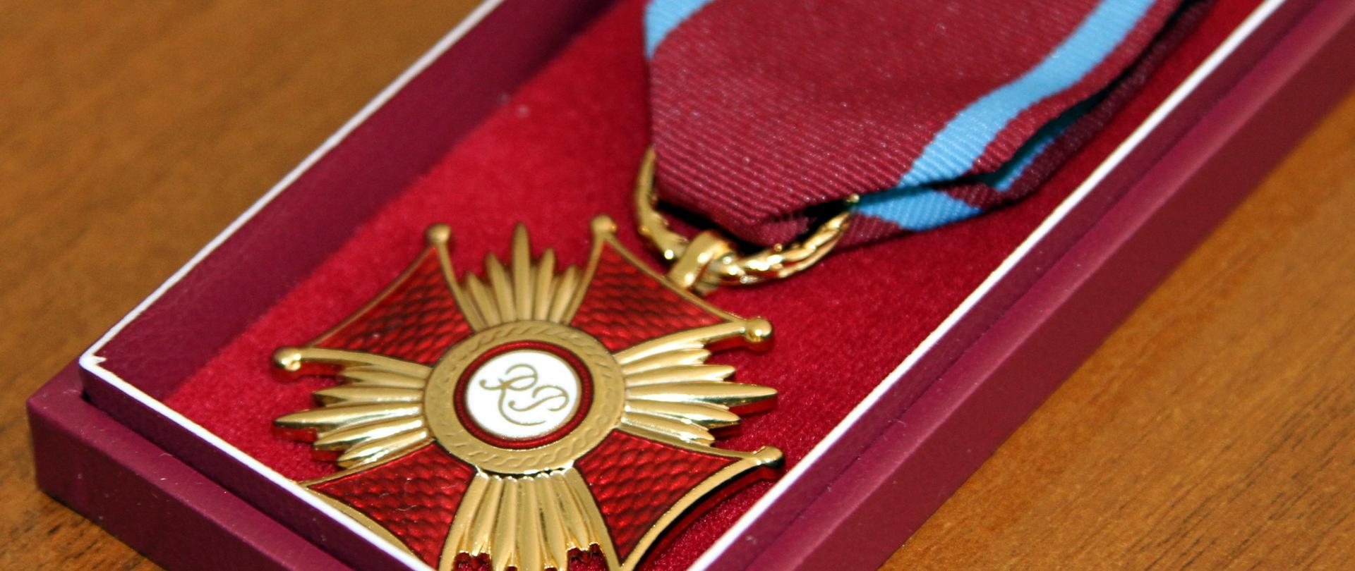 Złoty Krzyż Zasługi