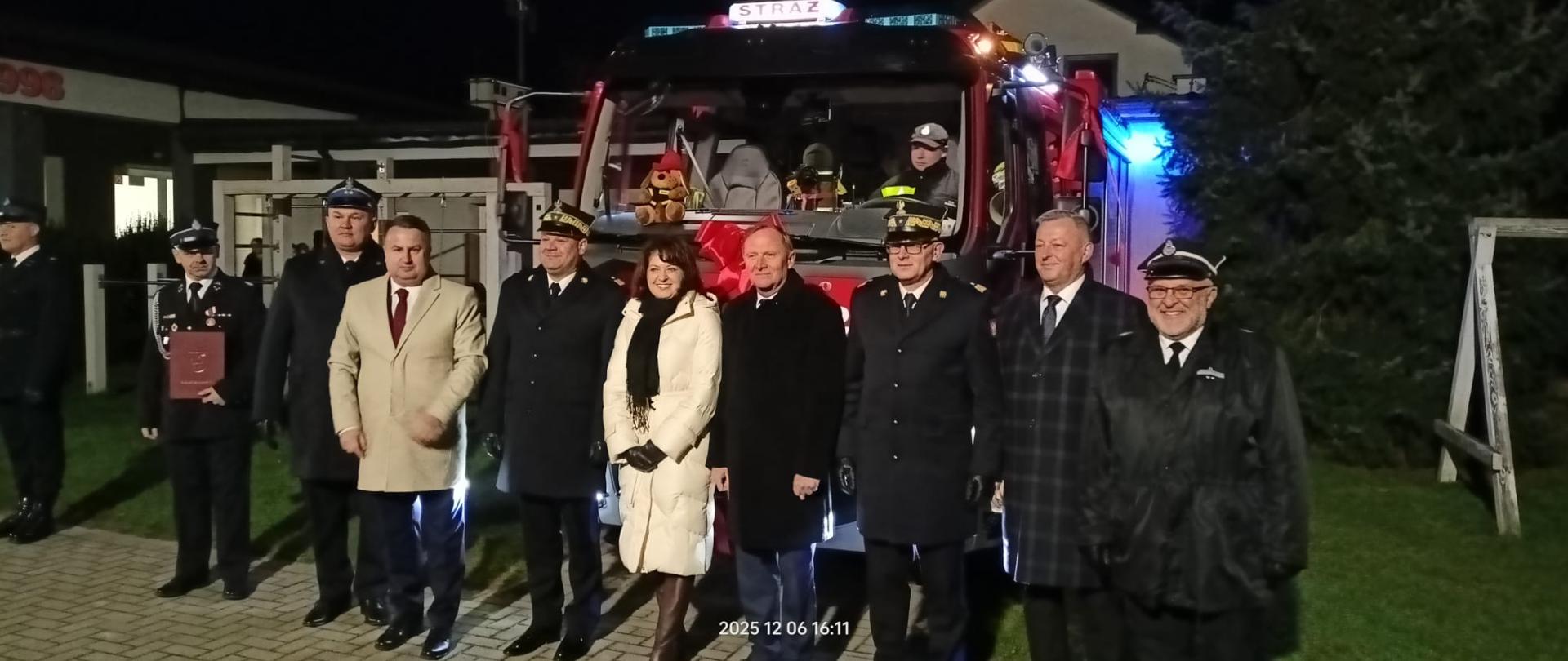 Uroczystość przekazania nowego samochodu ratowniczo-gaśniczego dla OSP Sinołęka 06.12.2025 r.