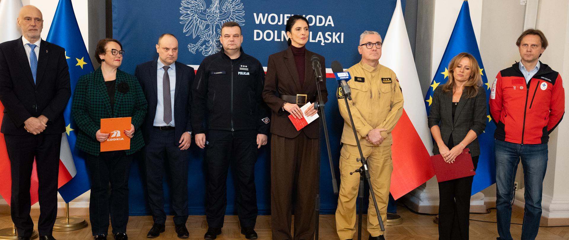 Wojewoda i służby ostrzegają przed zimą