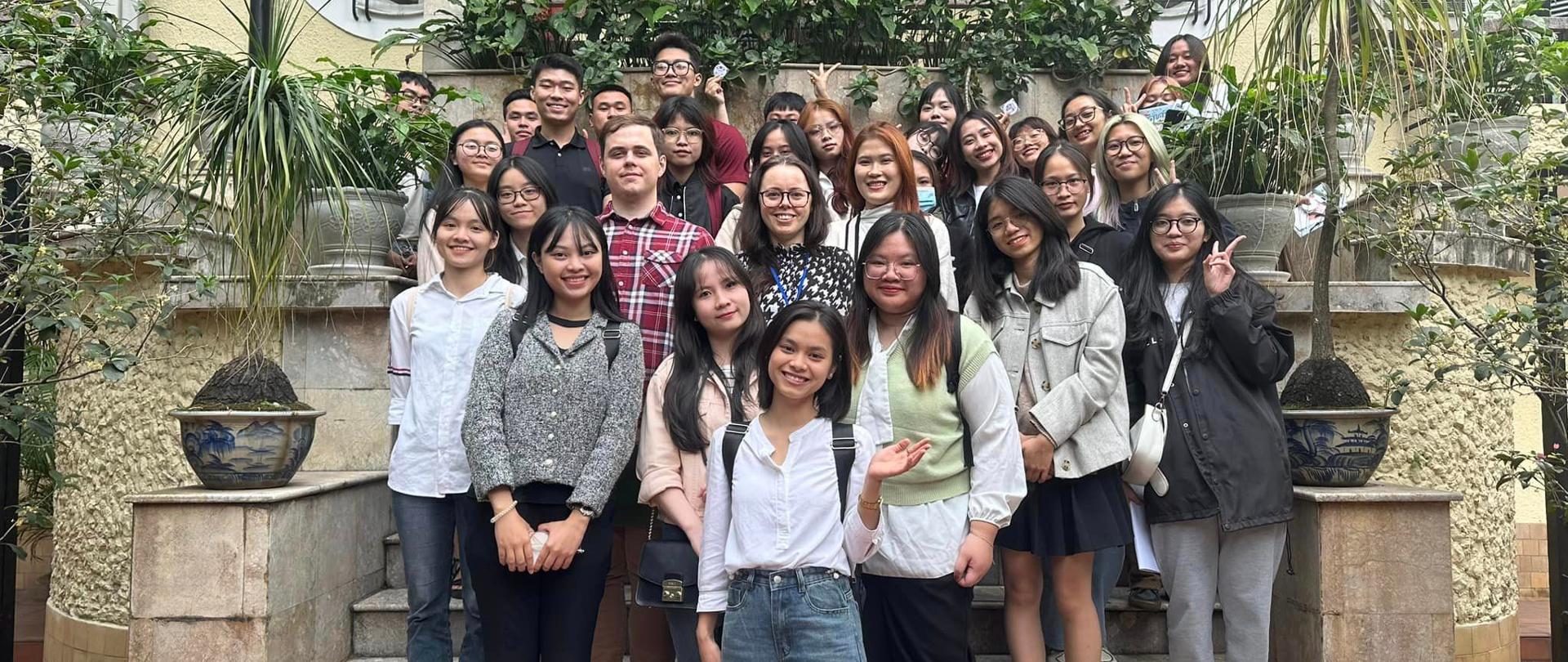 Lekcja w ambasadzie (fot. Ambasada RP w Hanoi)