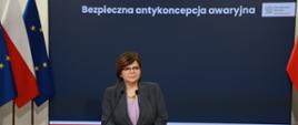 Zdjęcie minister Izabeli Leszczyny z konferencji prasowej